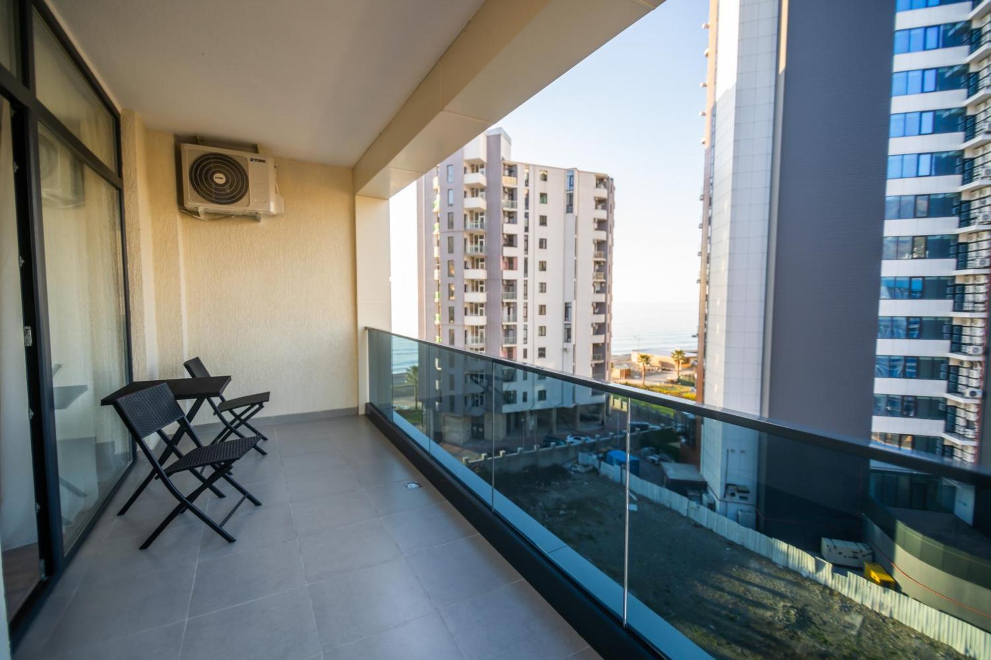 Green Side Apart Hotel باتومي المظهر الخارجي الصورة