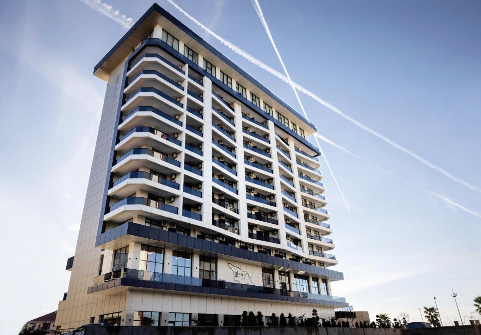 Green Side Apart Hotel باتومي المظهر الخارجي الصورة