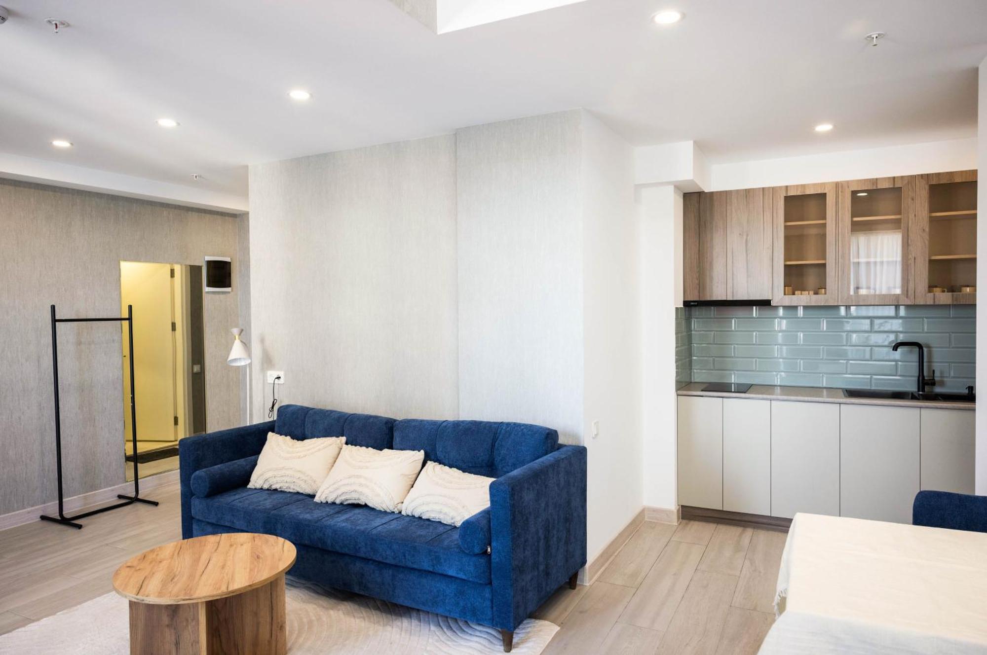 Green Side Apart Hotel باتومي المظهر الخارجي الصورة