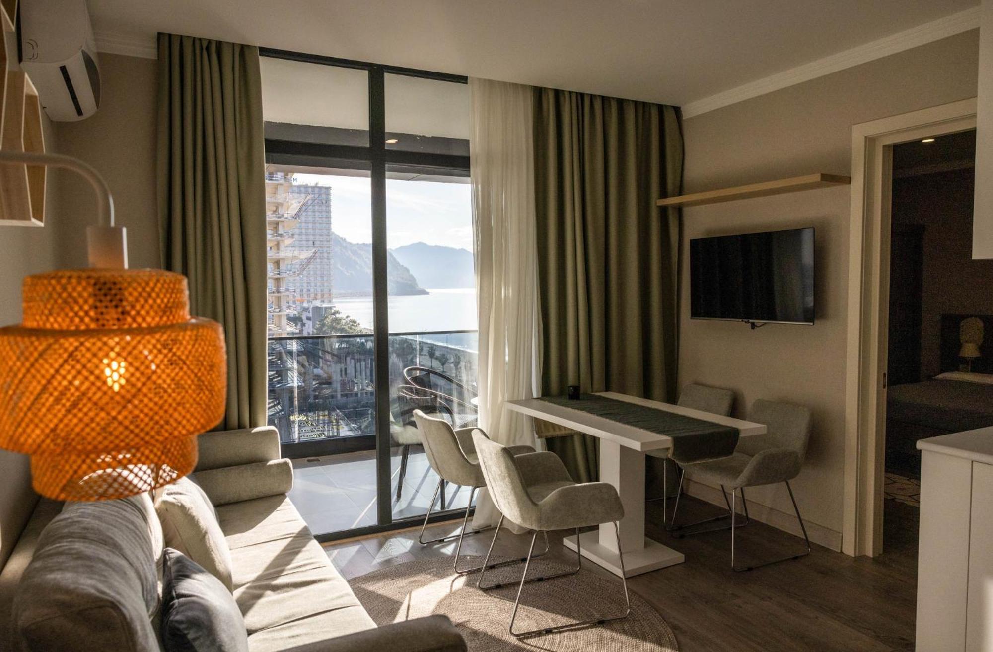 Green Side Apart Hotel باتومي المظهر الخارجي الصورة