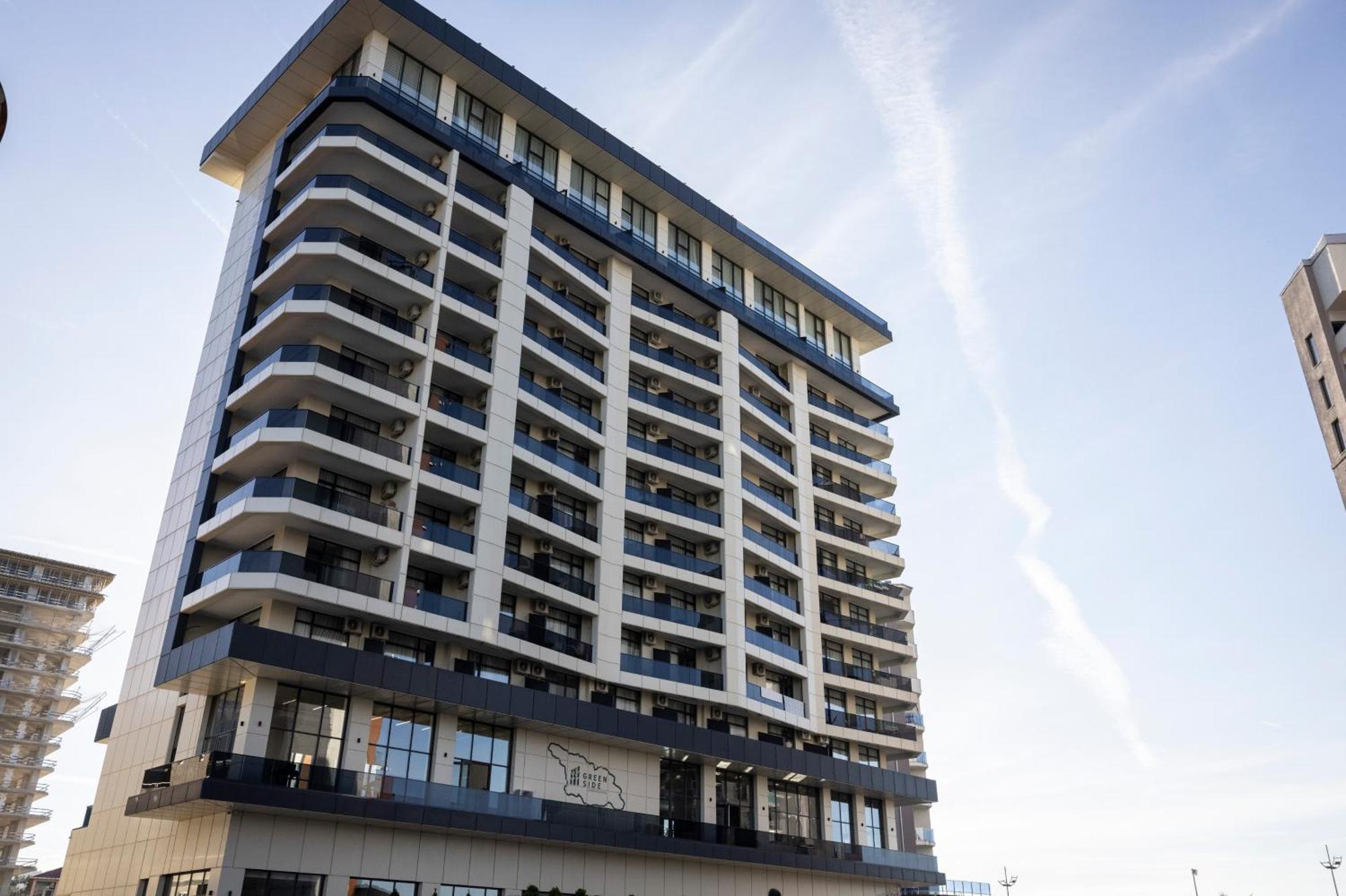 Green Side Apart Hotel باتومي المظهر الخارجي الصورة