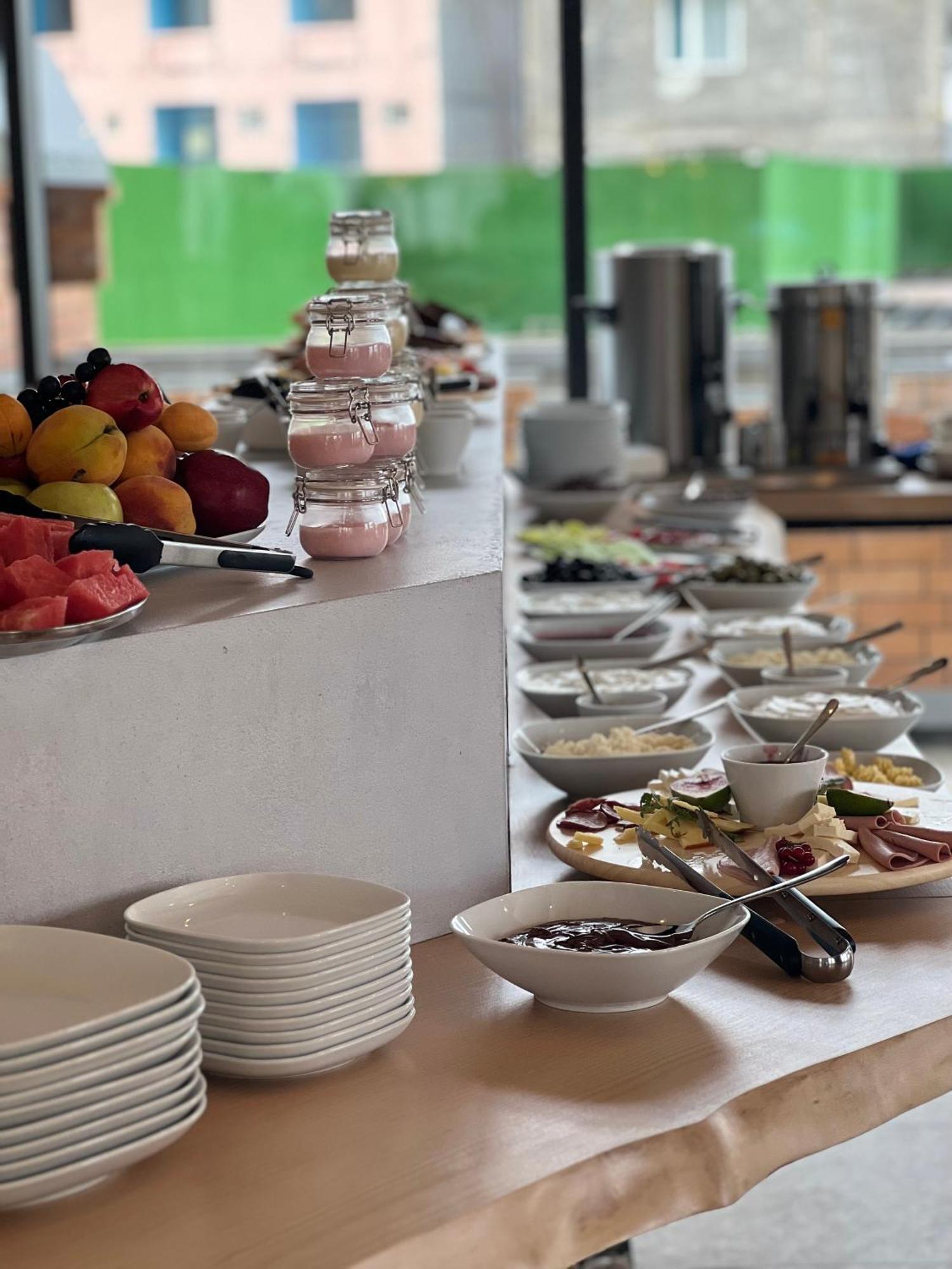 Green Side Apart Hotel باتومي المظهر الخارجي الصورة
